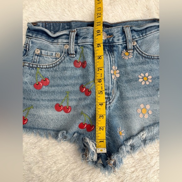 Aeropostale Vintage High Rise Shorty Shorts  Cherry And Daisy Print Women Sz 0 - Picture 6 of 7